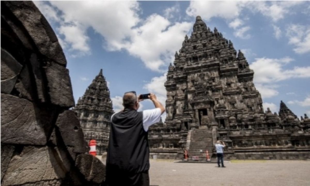  Indonesia Reopens Borders For Int’l Tourists With Limited Valid Visas-TeluguStop.com
