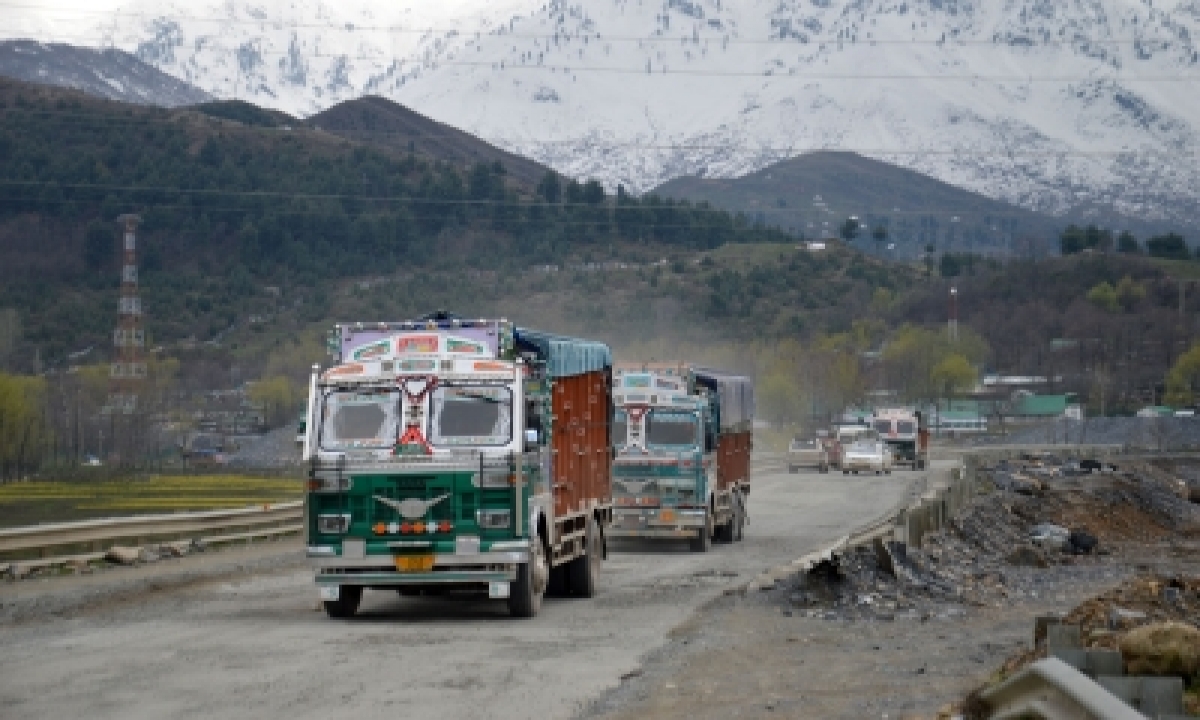  Jammu-srinagar Highway To Open For One-way Traffic-TeluguStop.com