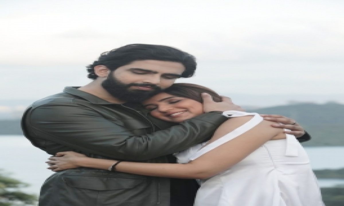  Jasmin Bhasin Hails Singer Amaal As ‘simple, Down-to-earth, Humble’-TeluguStop.com