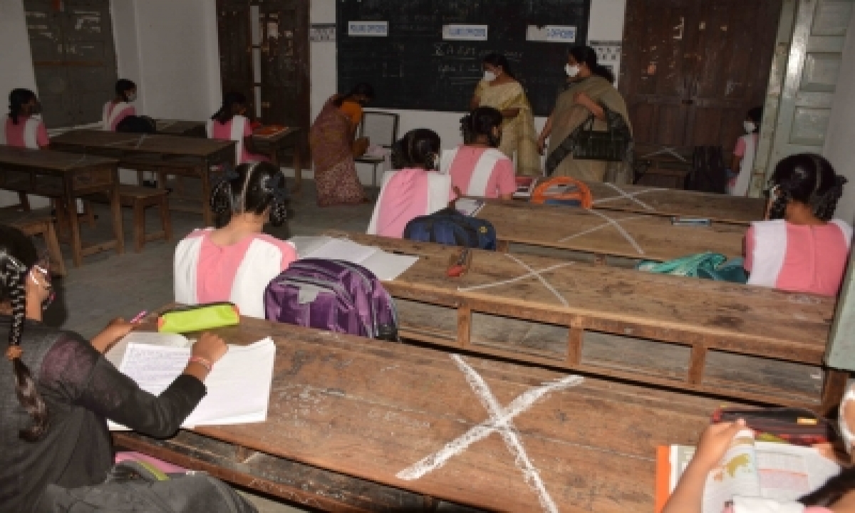  J&k Govt Orders Closure Of Schools Till April 18-TeluguStop.com