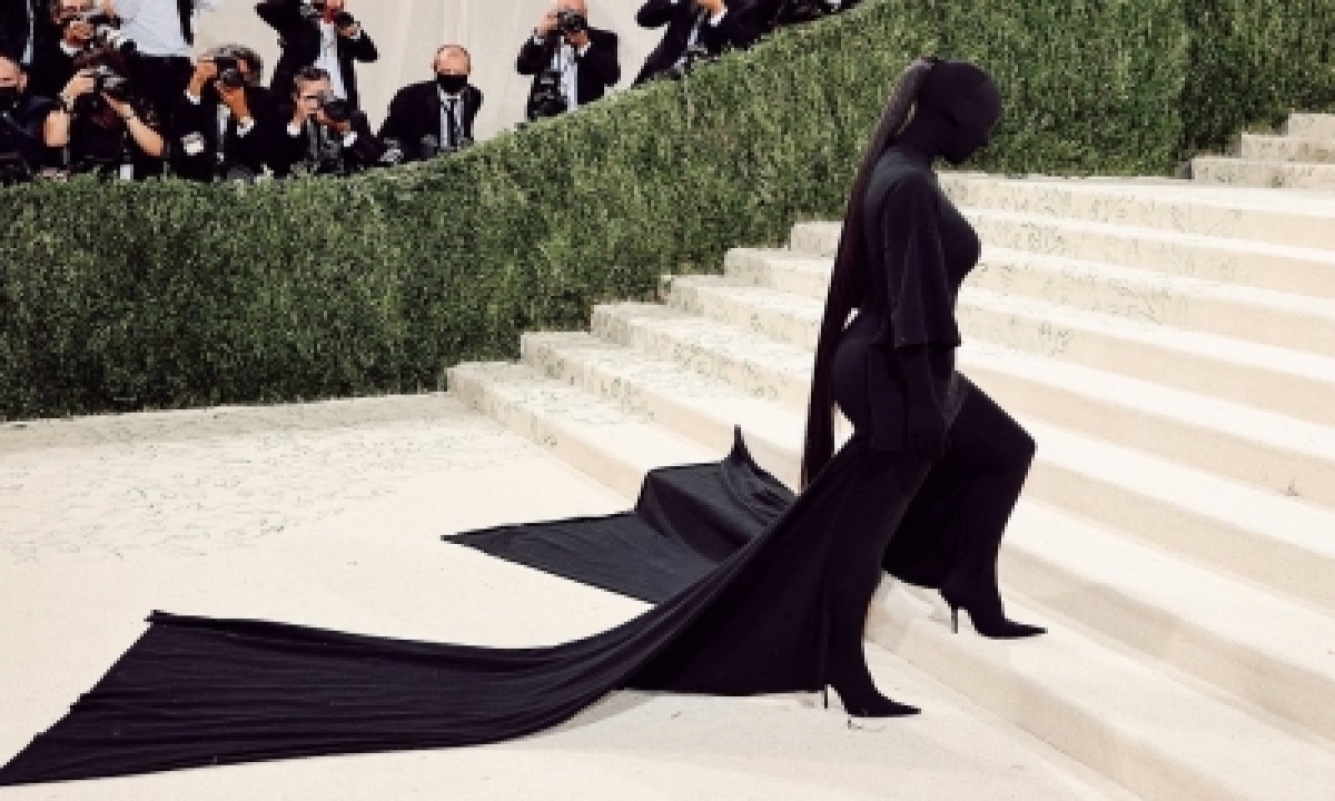  Kim Kardashian Defends Her 2021 Met Gala Look-TeluguStop.com