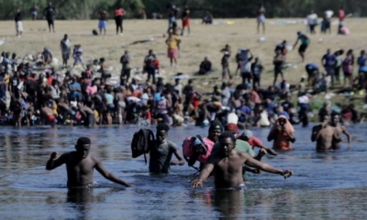  Migrant Camp In Us Border Town Cleared Out-TeluguStop.com