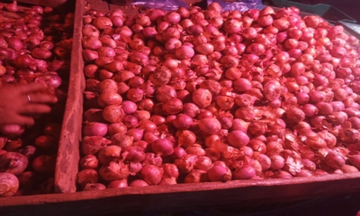  No Respite From Rising Onion Prices Till Dec, Potato Prices Decline-TeluguStop.com