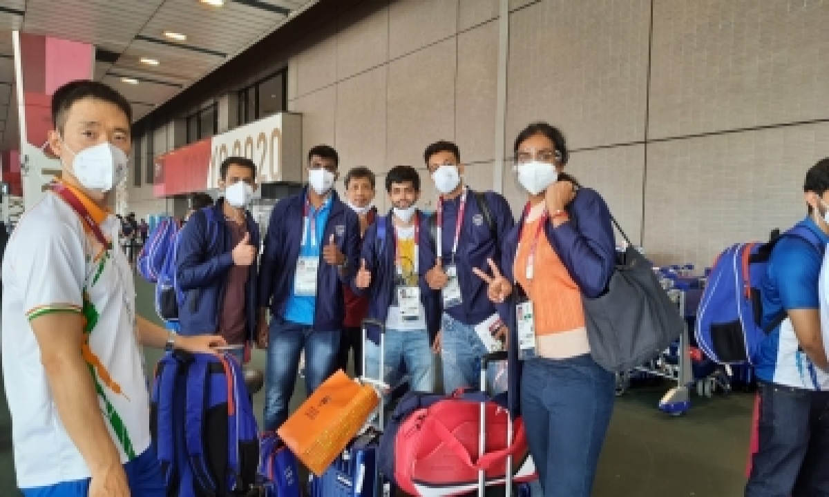  Olympic Games: First Batch Of Athletes From India Reaches Tokyo-TeluguStop.com