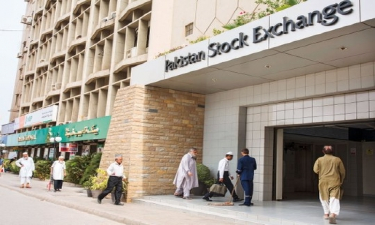  Pakistan Stocks Take A Beating On Controversy Over Isi Chief Appointment  –-TeluguStop.com