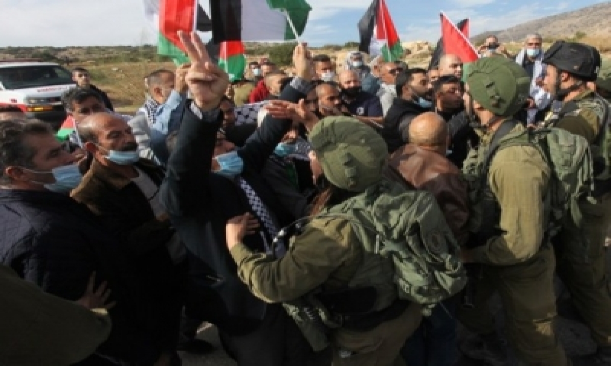  Palestinian Protesters Injured In Clashes With Israeli Troops-TeluguStop.com