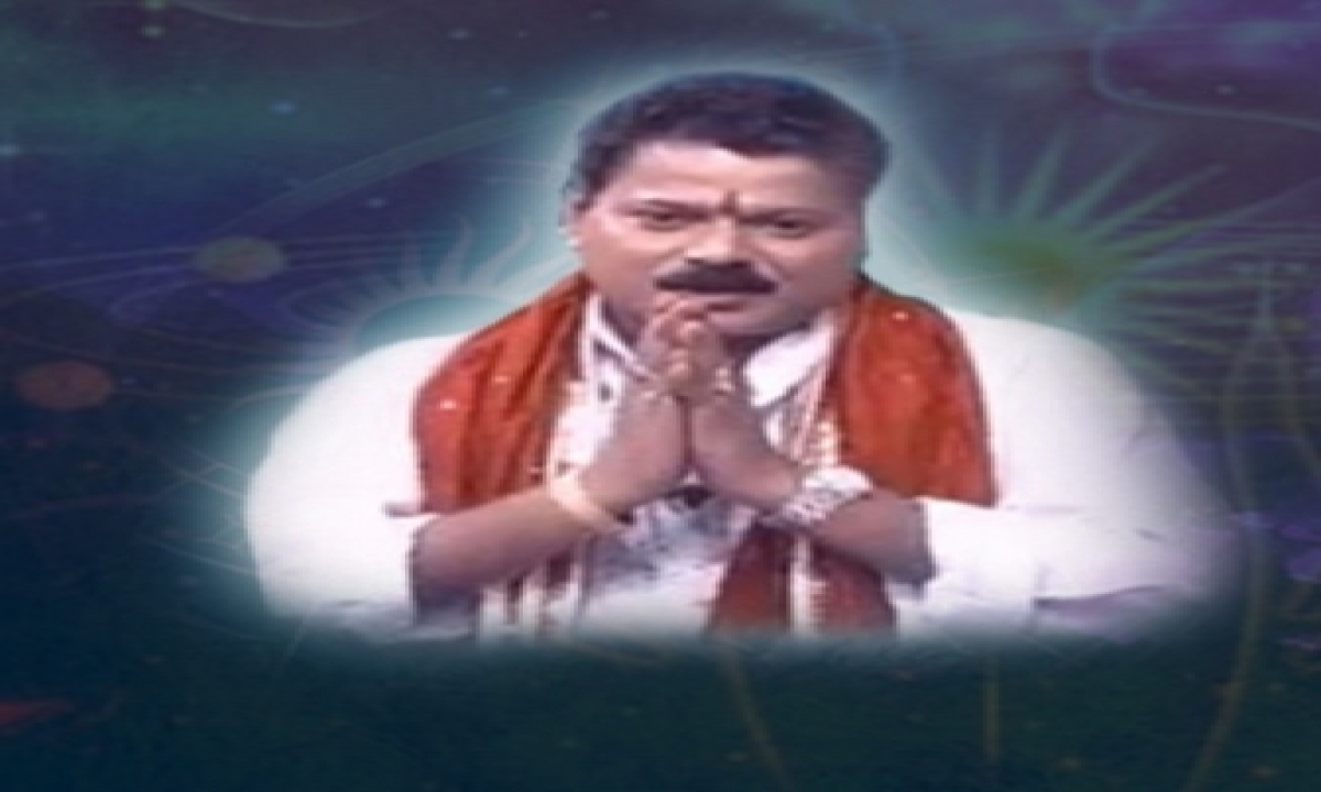  Popular Bengali Astrologer Charred To Death At His Kolkata Home-TeluguStop.com
