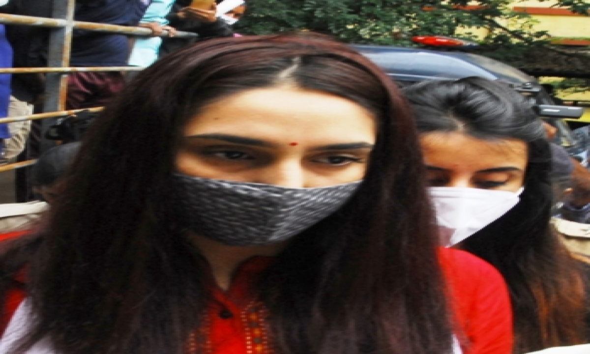  Ragini Dwivedi Moves Sc For Bail In Sandalwood Drug Case-TeluguStop.com