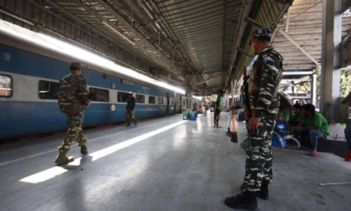  Railways Ferries 32 Lakh Passengers In One Week-TeluguStop.com