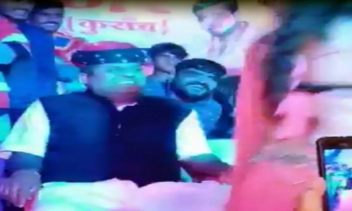  Rajasthan Bjp Leader’s Purported Obscene Dance Video Goes Viral-TeluguStop.com