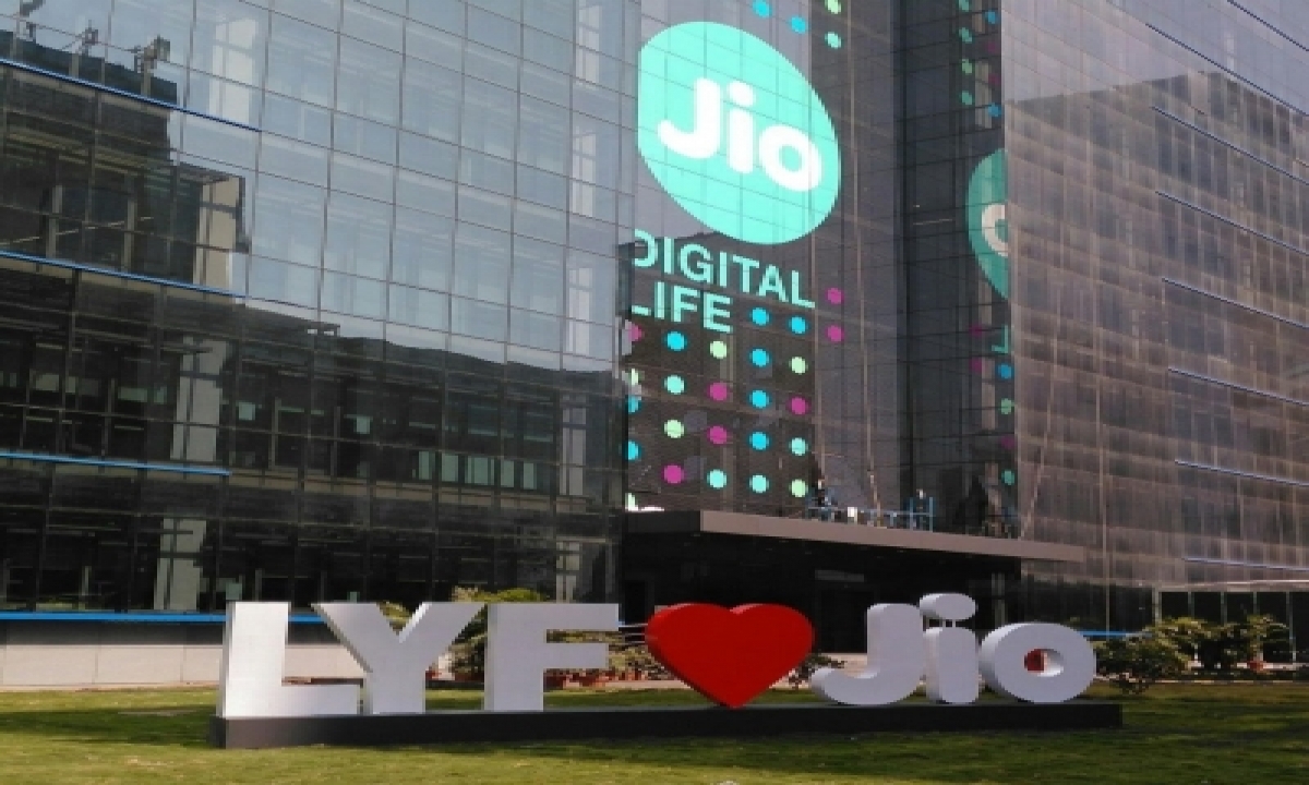  Reliance Jio’s Q2 Net Profit Logs Near 3-fold Jump-TeluguStop.com