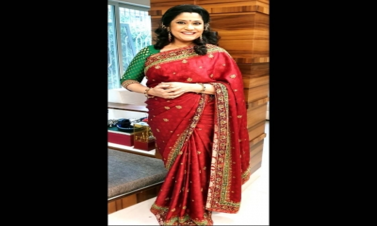  Renuka Shahane Opens Up On Directing Her First Hindi Film-TeluguStop.com