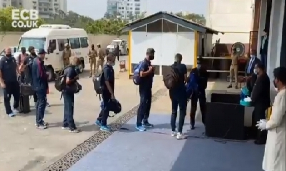  Root-led England Team Arrives In Chennai Ahead Of Test Series-TeluguStop.com