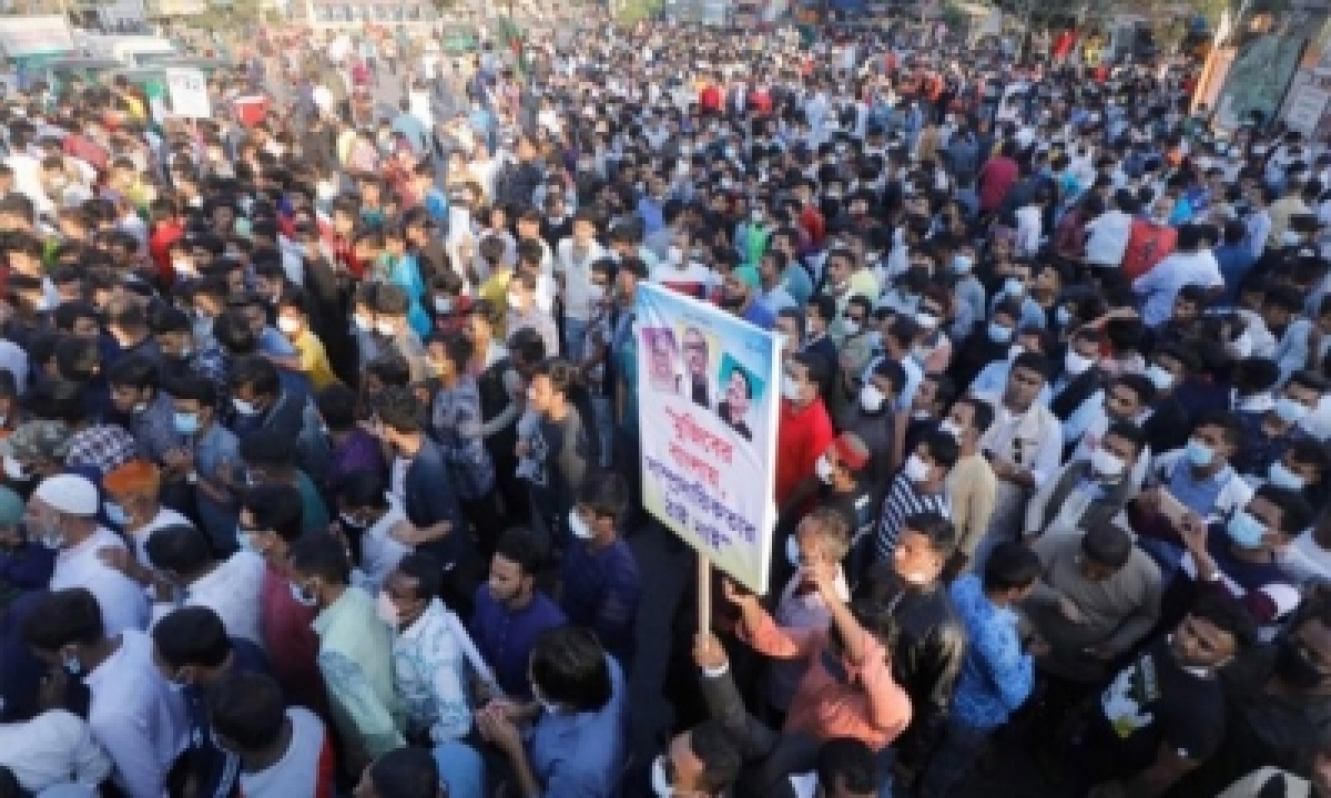  Secular Activists Place 7 Demands Before Bangladesh Govt-TeluguStop.com