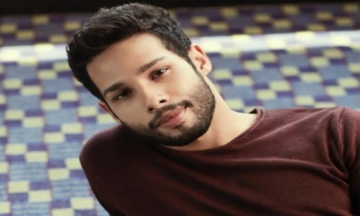  Siddhant Chaturvedi Shares Song That Will Cause ‘trouble’!-TeluguStop.com
