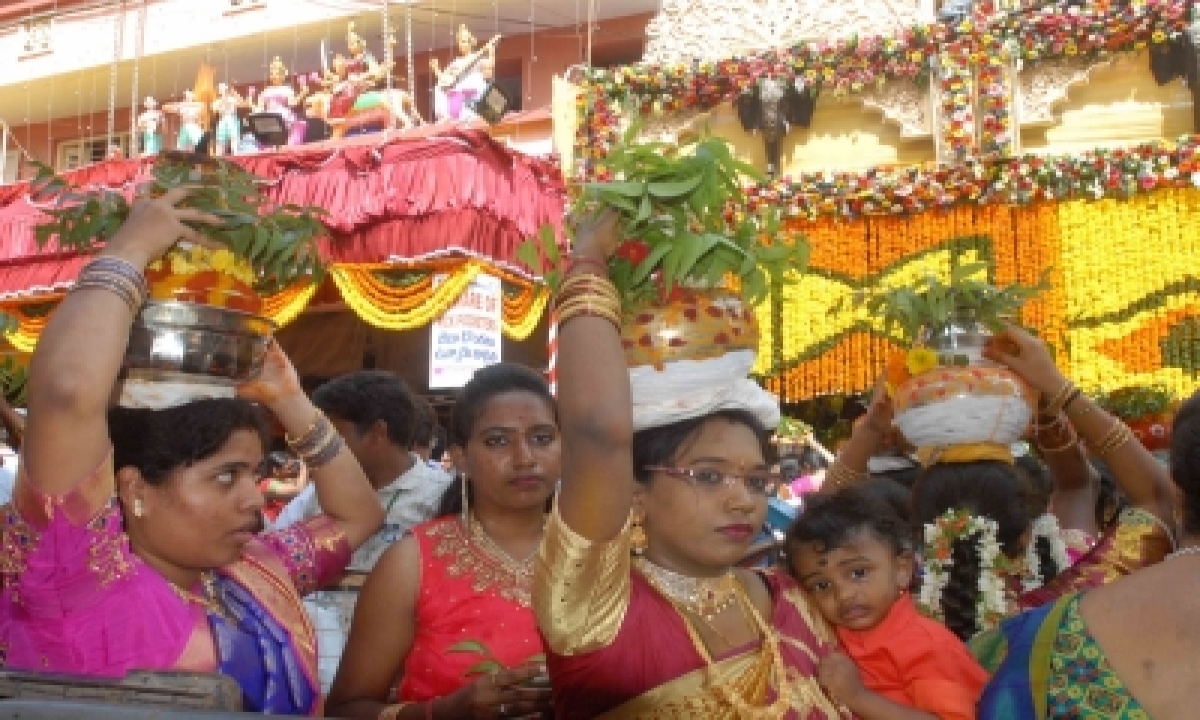  Telangana’s Traditional Folk Festival Bonalu Begins With Gaiety-TeluguStop.com