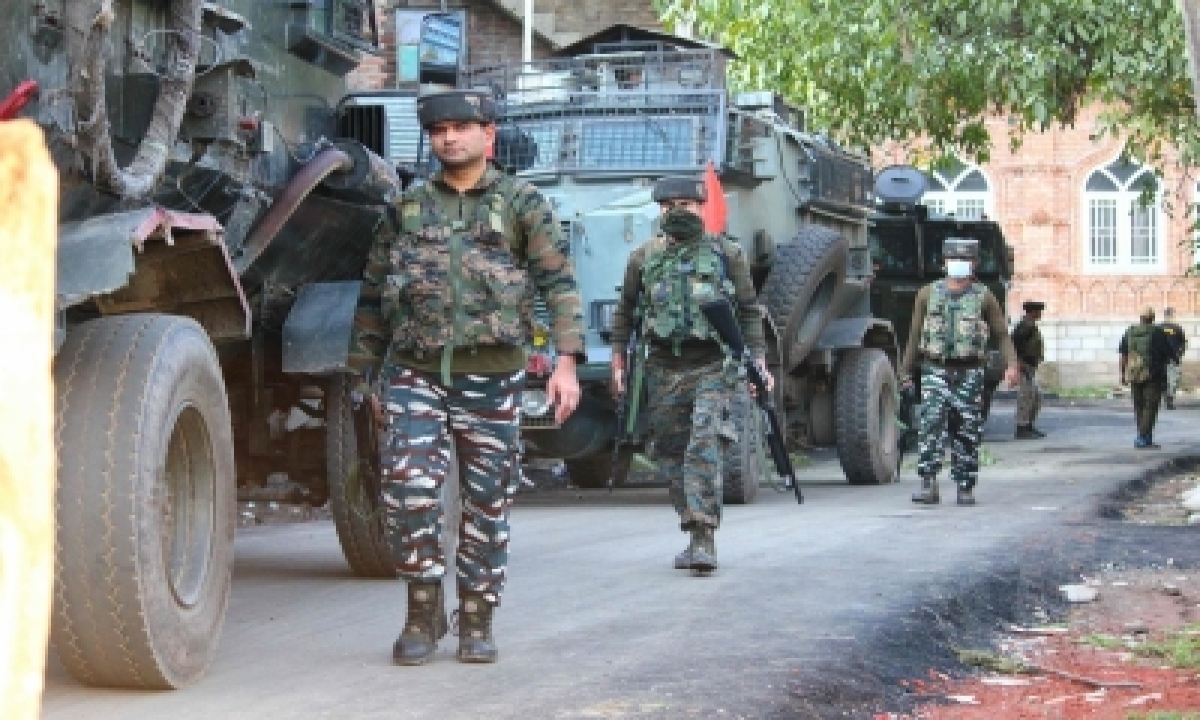 Terrorist Killed, Another Surrenders As Pulwama Encounter Gets Over (ld)-TeluguStop.com