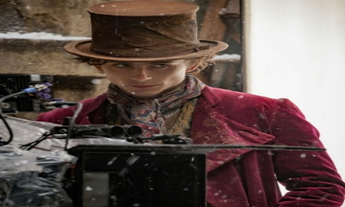  Timothee Chalamet Shares His First Look As Willy Wonka  –   Cinema/showbiz-TeluguStop.com