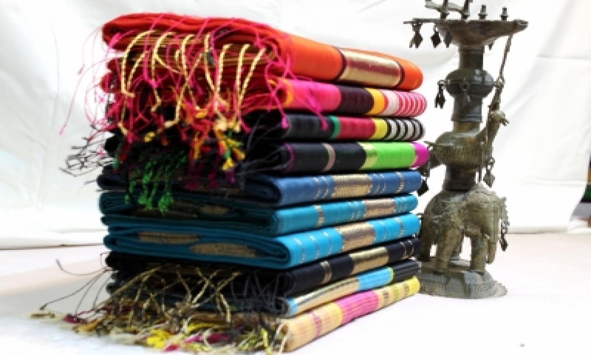  Tn Musicians Auction Saris To Raise Funds For Deprived Artists-TeluguStop.com