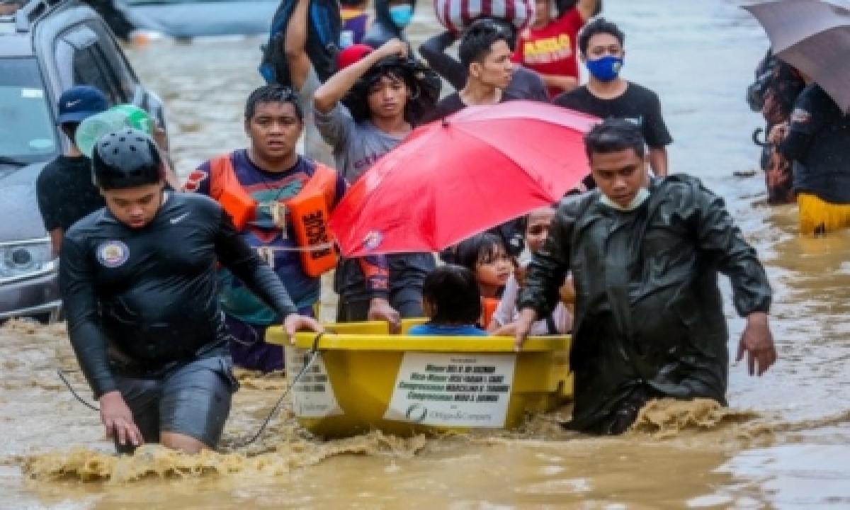  Typhoon Vamco Triggers Heavy Flooding In Manila, Provinces-TeluguStop.com