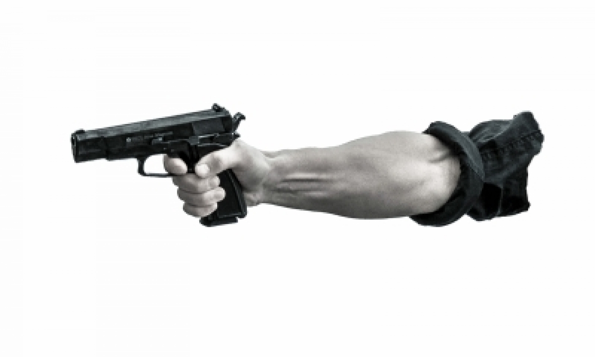  Up Cop Shoots Man For Resisting His Misbehaviour-TeluguStop.com
