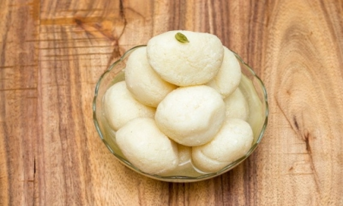  Up: Panchayat Candidate Held For Distributing Rasgullas-TeluguStop.com