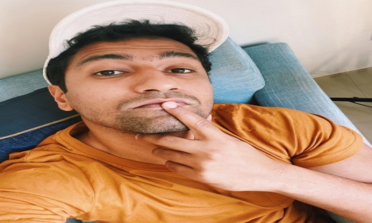  Vicky Kaushal’s New Post Is All About A Moody Monday-TeluguStop.com