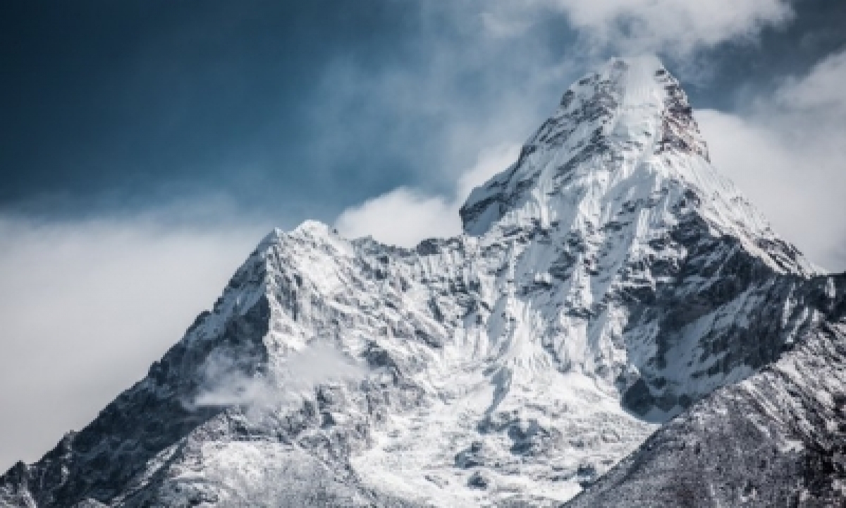  Visually-impaired Chinese Climber Aims To Summit Everest-TeluguStop.com