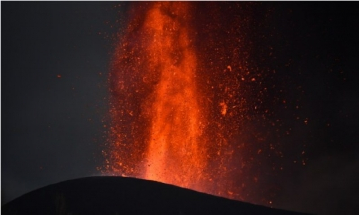  Volcano In Spain’s La Palma Erupts Again-TeluguStop.com