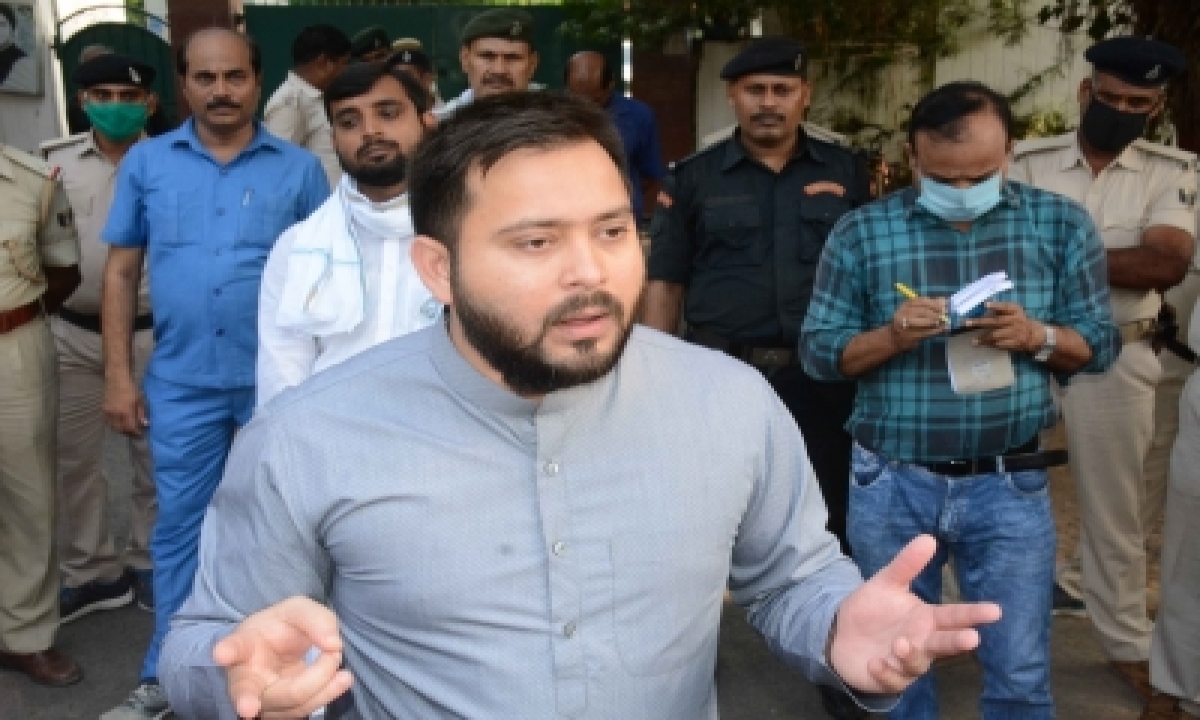  Vote Out The Corrupt, Give Youth A Chance In Bihar: Tejashwi-TeluguStop.com