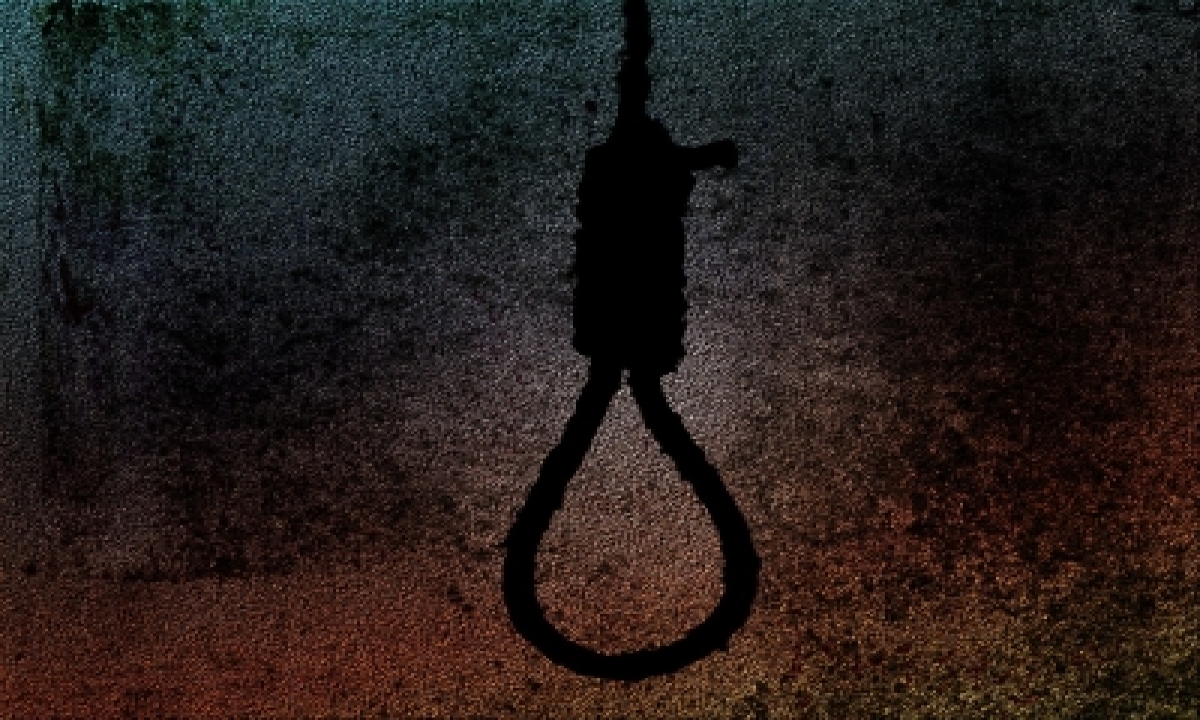  Woman Student At University Of Hyderabad Commits Suicide-TeluguStop.com