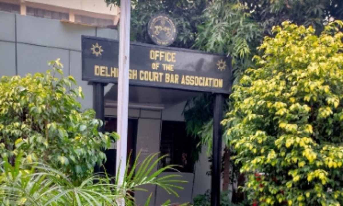  Women Lawyers Seek Bar Panel’s Intervention In Paracha Raid Issue-TeluguStop.com