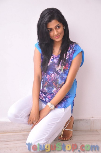 Anisha ambrose stills- Photos,Spicy Hot Pics,Images,High Resolution WallPapers Download