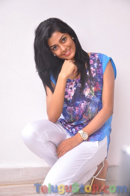 Anisha ambrose stills- Photos,Spicy Hot Pics,Images,High Resolution WallPapers Download