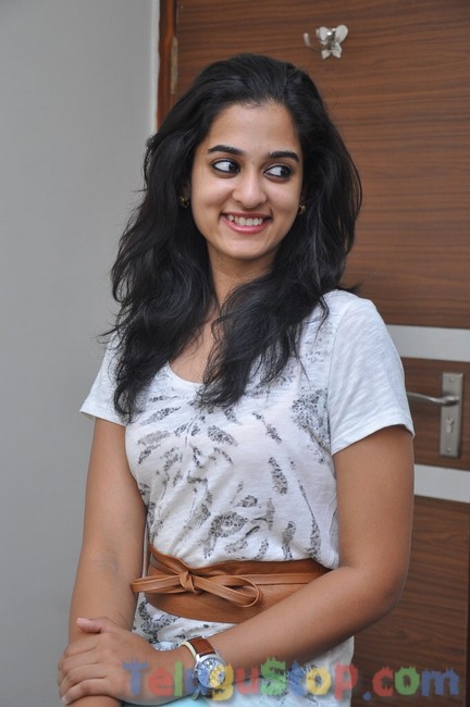 Nanditha latest pics- Photos,Spicy Hot Pics,Images,High Resolution WallPapers Download