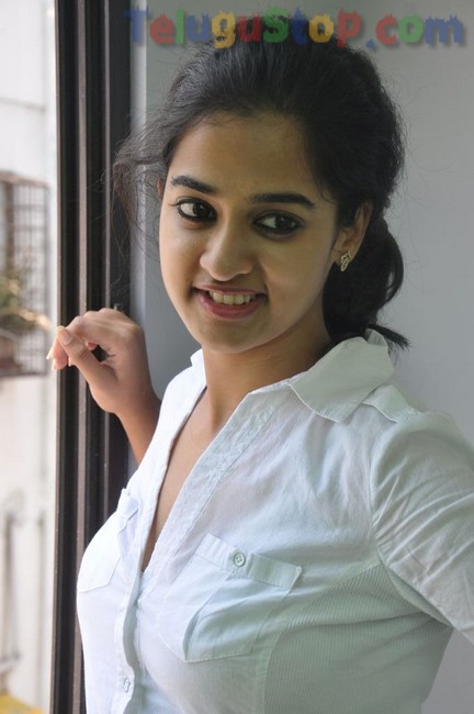 Nanditha new stills 2- Photos,Spicy Hot Pics,Images,High Resolution WallPapers Download