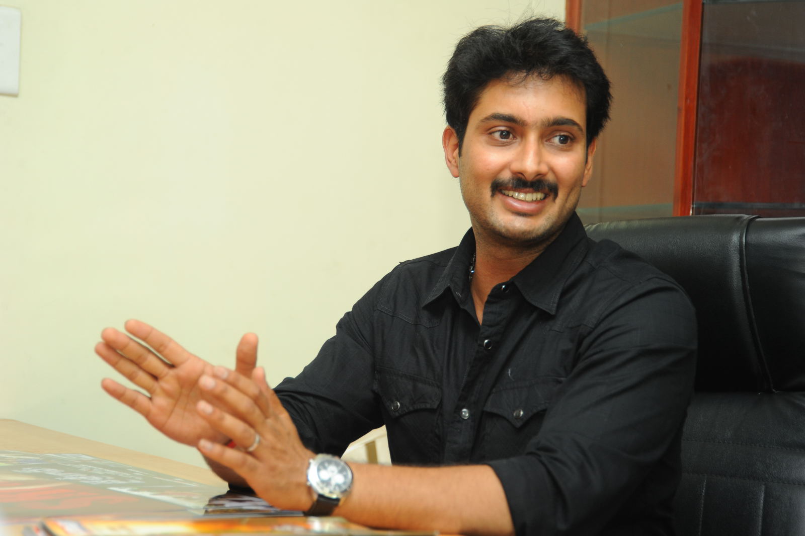 Uday kiran new stills- Photos,Spicy Hot Pics,Images,High Resolution WallPapers Download