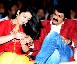  How Balayya Accepted Charmi?!-TeluguStop.com