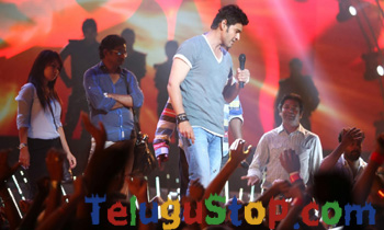  Mahesh Not Ready To Show His Six-pack-TeluguStop.com