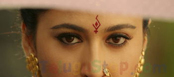  Extraordinary Response For Anushka As “devasena”-TeluguStop.com