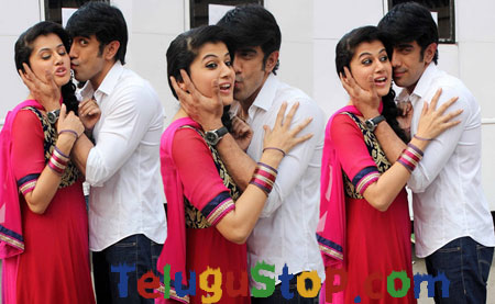  Caught On Cam: Taapsee Public Kiss With Bollywood Hero!!-TeluguStop.com