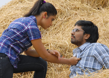  Sahasam Seyara Dimbaka New Stills-TeluguStop.com