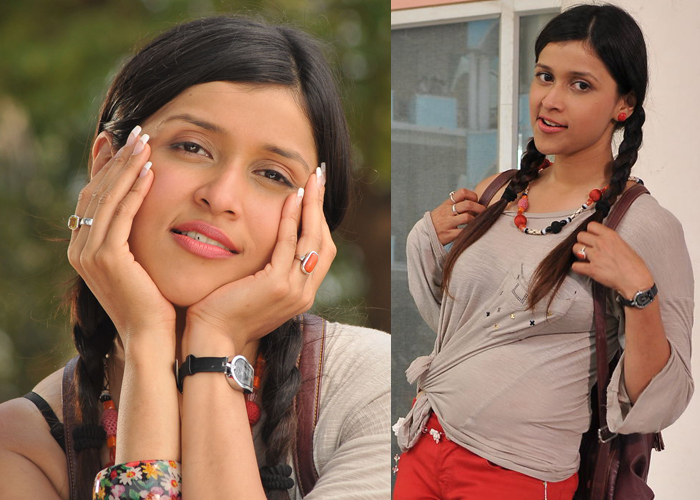  Mannara Chopra Latest Stills-TeluguStop.com