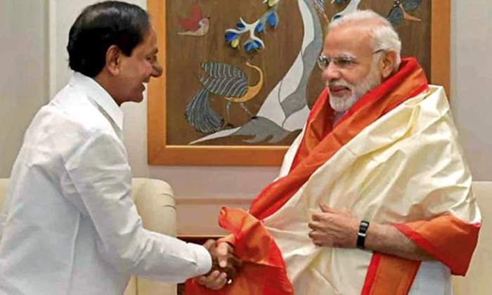  Cm Kcr Behavior Like Favor To Pm Modi-TeluguStop.com