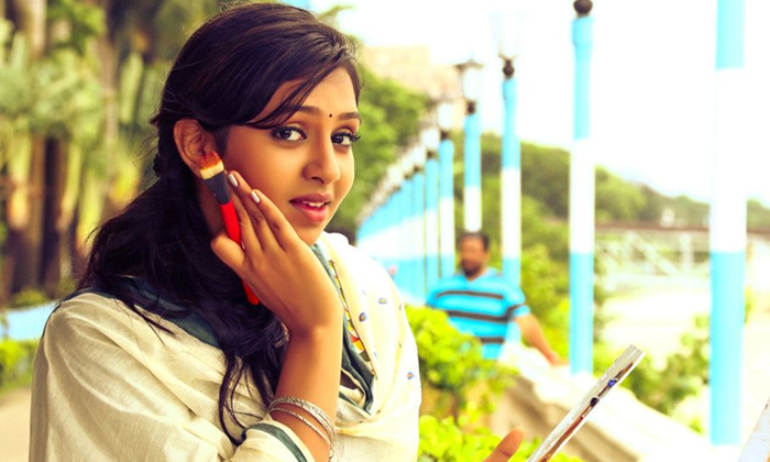  Lakshmi Menon Hotcomments-TeluguStop.com