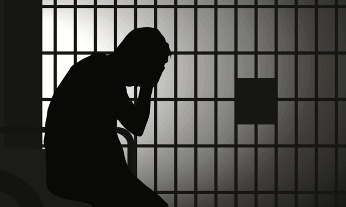  Lifetime Jail For Rapist Father-TeluguStop.com