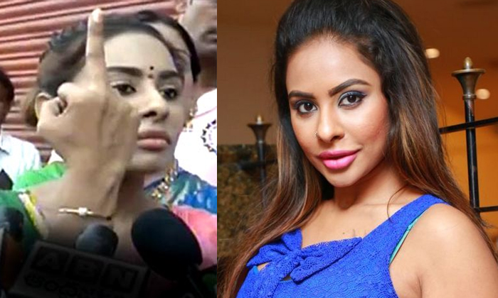  Sri Reddy Another Publicity Stunt-TeluguStop.com