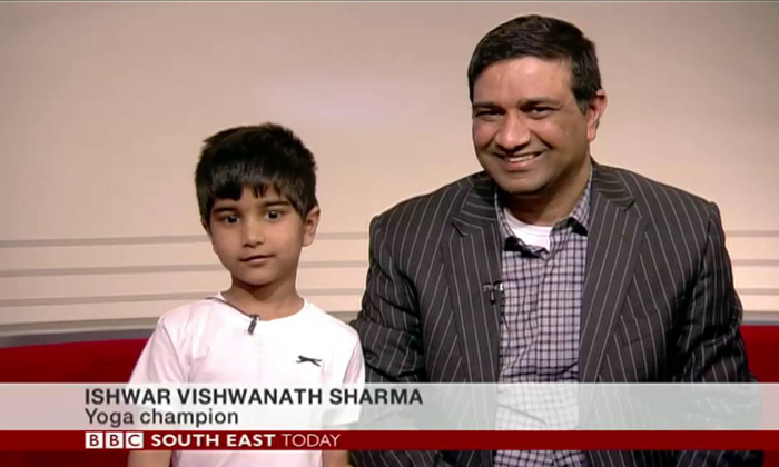  Indian Boy Eswar Got British Indian Of The Year Award-TeluguStop.com