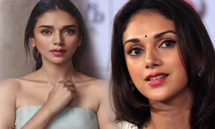  Aditi Rao Hydari Says Casting Couch Exist In Bollywood-TeluguStop.com