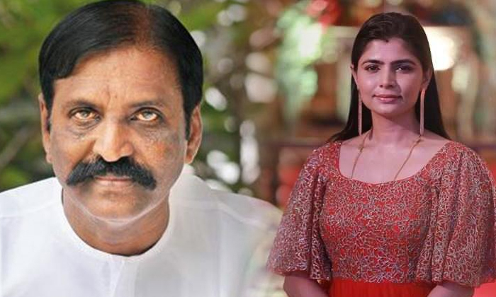  Chinmayi Comments On Vairamuthu-TeluguStop.com